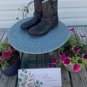 Zigi Zoho booties NWT Sz 6 and Sz 7.5